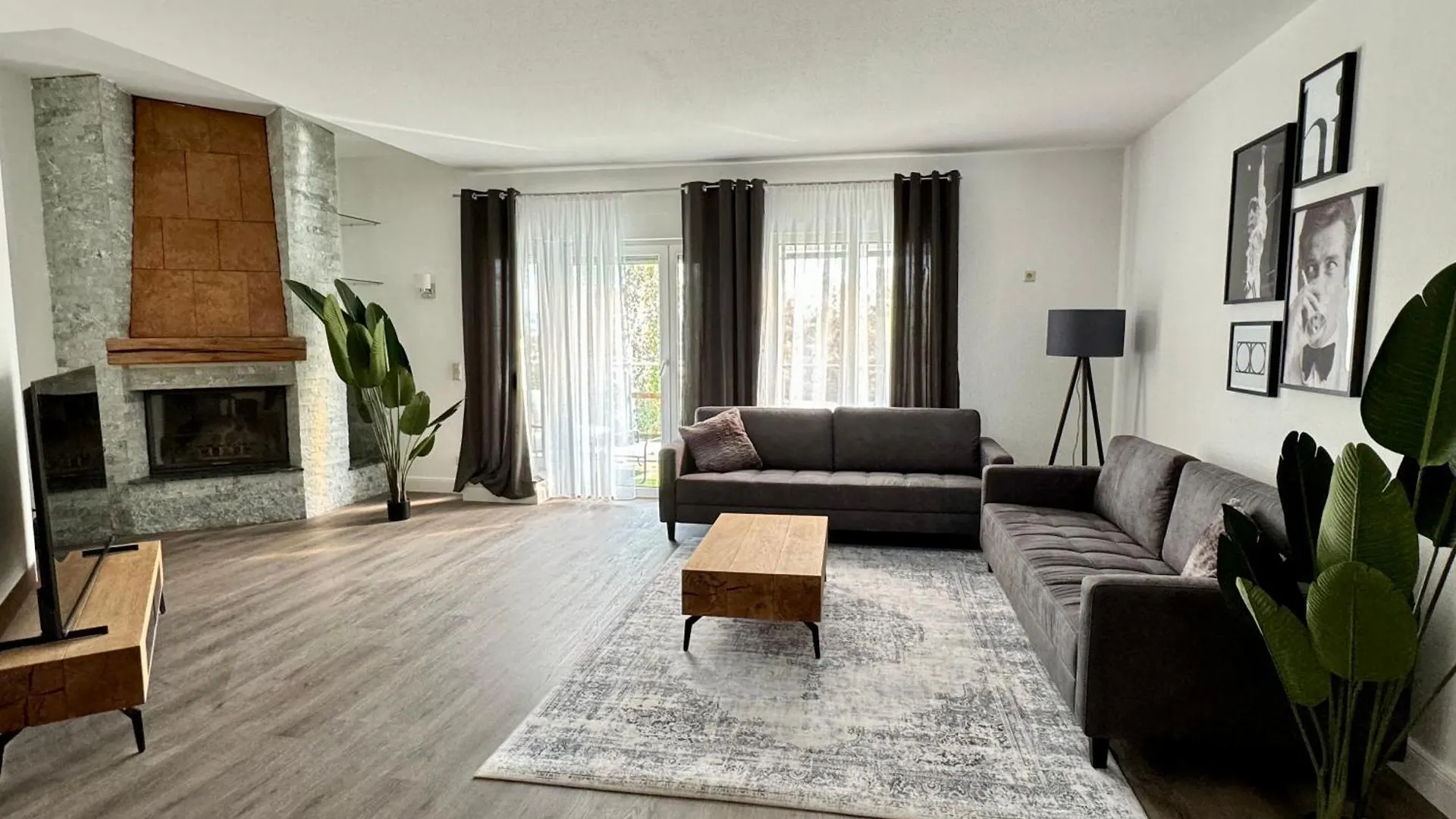 220 Qm Penthouse Wohnung Mit Fahrstuhl - Ohne Spa contacts